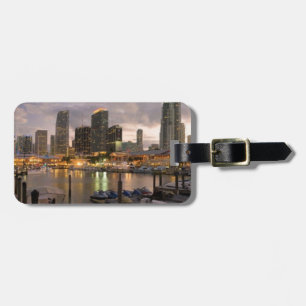 Miami financieel silhouet bij schemer bagagelabel