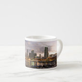 Miami financiële skyline bij schemering espresso kop (Voorkant rechts)
