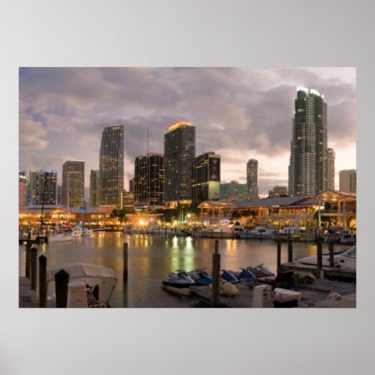 Miami financiële skyline bij schemering poster (Voorkant)