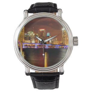 Miami skyline 's nachts, Florida Horloge
