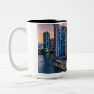 Miami Skyline Zonsondergang met InterContinental H Tweekleurige Koffiemok