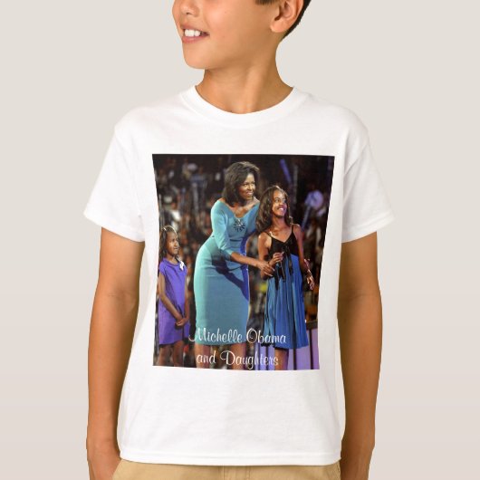 Michelle Obama en Daughters T-shirt (Voorkant)