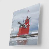Michigan grote rode vuurtoren met winterzwanen vierkante klok (Hoek)