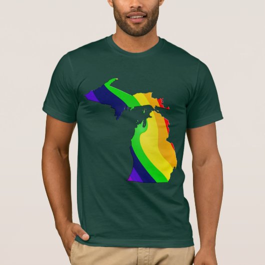 Michigan Map in a Rainbow T-Shirt (Voorkant)