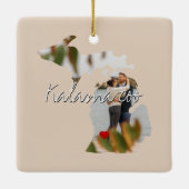 Michigan State Photo insert and town name Keramisch Ornament (Achterkant)