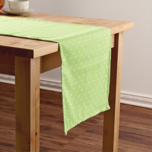 Micro Polka Stip Wit - Lente Groen Korte Tafelloper (Voorbeeld)