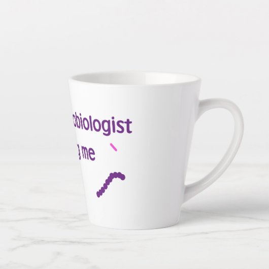 microbioloog in ruste latte mok (Rechts)