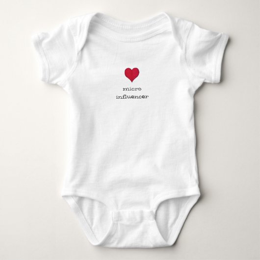 MicroInfluencer Baby Suit Red Heart Romper (Voorkant)
