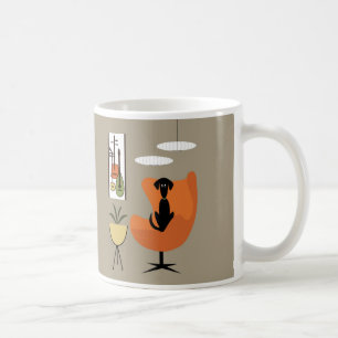 Mid Century Black Dog in een Oranje eierstoel Koffiemok