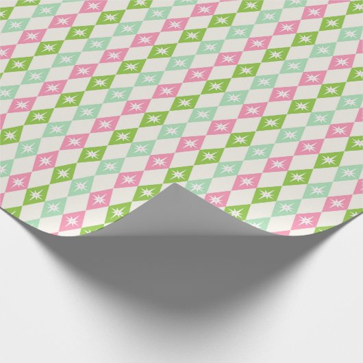 Mid Century Kerstmis Licht Roze en Groene Diamant Cadeaupapier (Hoek)