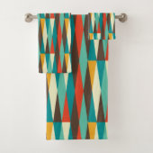 Mid-Century Modern Bath Towel, Diamond Pattern Bad Handdoek (Insitu)