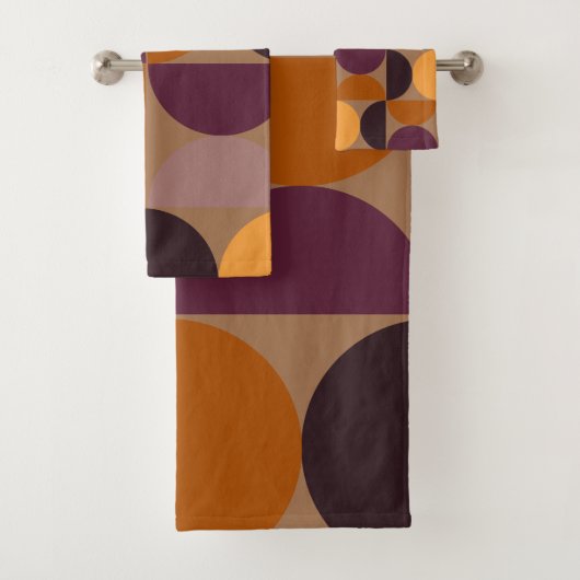 Mid-Century Modern Burnt Wine Eclipse Bad Handdoek (Insitu)