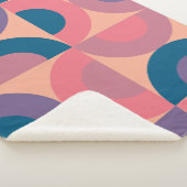 Mid-Century Modern Coral Zee Sherpa Deken (3/4)