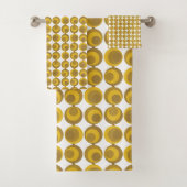 Mid-Century Modern Gold Circle Pattern Bad Handdoek (Insitu)