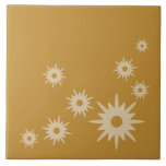 Mid-Century Modern Ochre Gold Starbursts Tegeltje<br><div class="desc">Het moderne,  geïnspireerde design uit de midden-eeuw met  retro starbursts op een gouden achtergrond. Eenvoudig,  schoon modern design.</div>