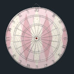 Mid Century Modern Pink Argyle Dart Board Dartbord<br><div class="desc">Dit Mid Century Modern Pink Argyle Dart Board (grote afdrukken) patroon is voorzien van een First Lady roze achtergrond en een patroon van gemene, doorschijnende, zwarte diamanten die grotere, roomdiamanten overdekken met gouden kleurige, ruimtespecken. Deze minimalistische geïnspireerde, gedeconstrueerde argyle is een simplistische terugval van het grotere atoomtijdperk dan het leven...</div>