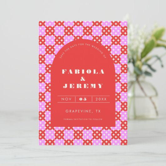 Mid Century Modern Retro Rood en Roze Band Weddens Save The Date (Staand voorkant)