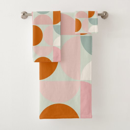 Mid Century Modern Sage Green Blush Oranje Patroon Bad Handdoek (Insitu)