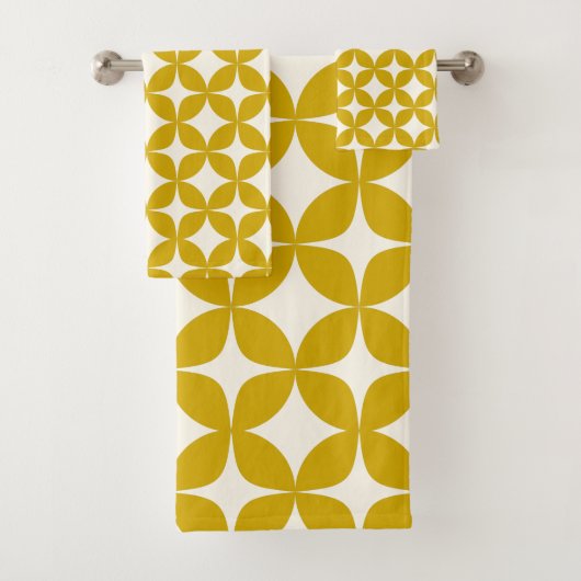 Mid Century Modern Shapes in Mustard Yellow Bad Handdoek (Insitu)