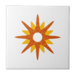 Mid-Century Modern Single Oranje Starburst Tegeltje<br><div class="desc">Moderne vormgeving uit de midden-eeuw, geïnspireerd op het moderne design met één retro-oranje uitbarsting op een witte achtergrond. Eenvoudig, schoon modern design. Creëer uw eigen douanetegel door een nieuw afbeelding te uploaden, of gebruik de "bericht"knoop om de ontwerper voor hulp te contacteren. Om uw eigen ontwerp te creëer: 1. Selecteer...</div>