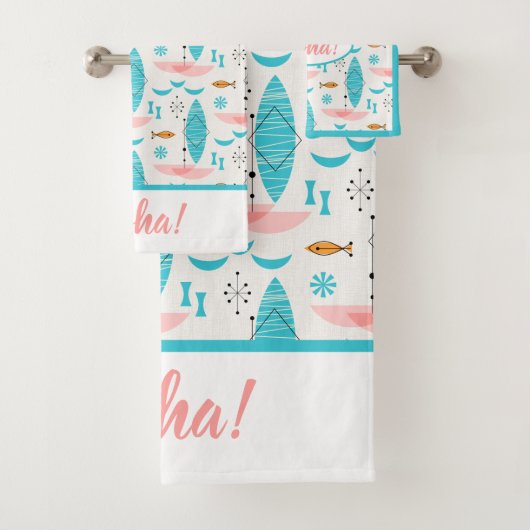 Mid Century Pink Catamaran Bad Handdoek (Insitu)