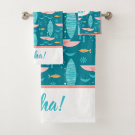 Mid Century Pink Catamaran - Blue Background Bad Handdoek
