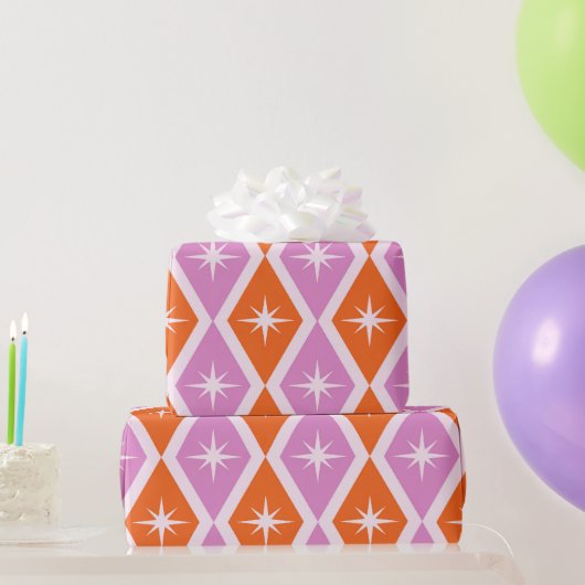 Mid Century Starbursts op roze en Oranje diamanten Cadeaupapier (Feestgeschenken)