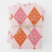 Mid Century Starbursts op Sinaasappel Pink Diamond Inpakpapier Vel (In situ)