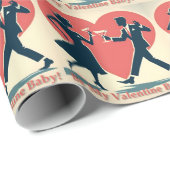 Mid Century Valentijn Modern Hip Dancing Paar Cadeaupapier (Rol Hoek)