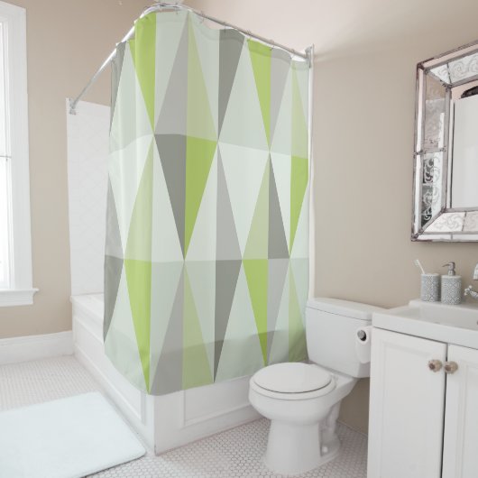 MidCentury Modern Triangles Chartreuse Douchegordijn (In situ)