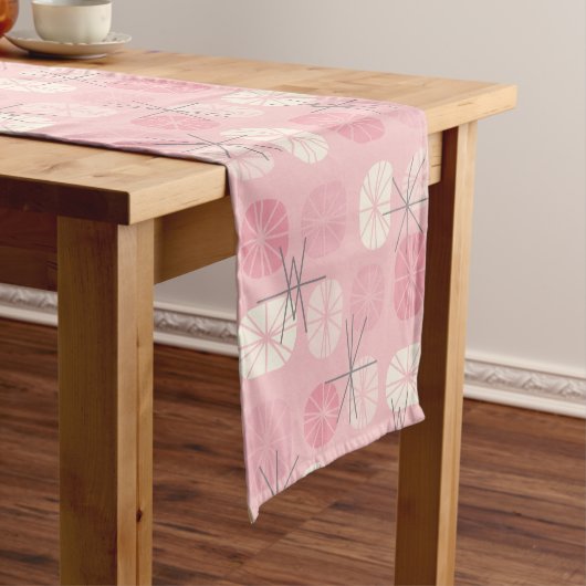 Midcentury Pattern Oblongs Pink Vanilla Korte Tafelloper (Voorbeeld)