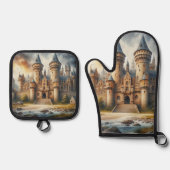 Middeleeuws kasteel bij zonsondergang met sfeervol ovenwant & pannenlap set (Voorkant)