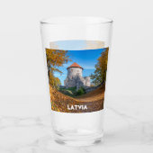 Middeleeuws kasteel omgeven door bos glas (Voorkant)