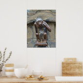 Middeleeuws standbeeld van een aap op de Grote Mar Poster (Keuken)