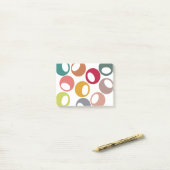 Middeleeuwse moderne jongleren post-it® notes (Op bureau)