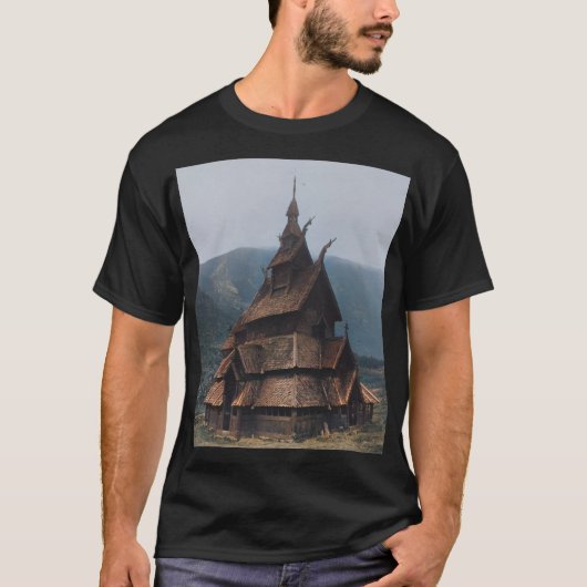 Middeleeuwse staafkerk in Noorwegen (1890) T-shirt (Voorkant)