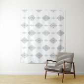 Middeleeuwse Starbursts Diamonds Light Grey Wandkleed (In situ)