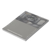 Middeleeuwse tombstone met Latijn erop Notitieblok (Linkerzijde)