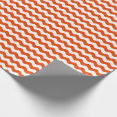 Middelgrote Oranje en witte golven Cadeaupapier (Hoek)