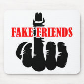 Middelvinger Fake Friends Muismat (Voorkant)