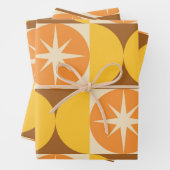 Midden-Eeuw Starbursts op Oranje Gele Cirkels Inpakpapier Vel (In situ)
