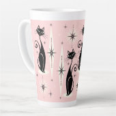 Midden-eeuwse gemiddelde retro atoomkatten op warm latte mok (Linkerhoek)