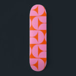 midden - eeuwse moderne patroonroze roze en Oranje Persoonlijk Skateboard<br><div class="desc">Retro Mid Century Modern Pattern - Abstracte geometrische vormen - Cute and Minimalist Pattern in roze en oranje.</div>