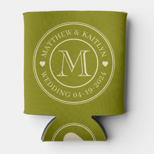 Midden-Eeuwse warme olijfgroene trouwmonogram hart Blikjeskoeler (Voorkant)