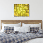 Midden van reuzenzonnebloem (Helianthus annuus) Canvas Afdruk (Insitu (Slaapkamer))
