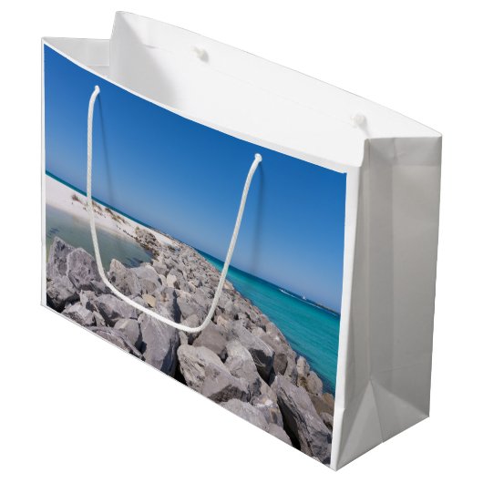 Midden van Shell Island Jetty Gift Bag Groot Cadeauzakje (Voorkant Gekanteld)