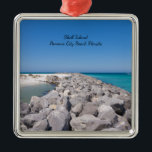 Midden van Shell Island Jetty Ornament Souvenir<br><div class="desc">Square ornament souvenir met een uitzicht dat uitkijkt op de prachtige Emerald Coast van de Golf van Mexico in het midden van een rotssteiger bij Shell Island, in Panama City Beach, Florida. Op zoek naar meer producten? Bezoek mijn winkel: http://www.zazzle.com/timelessmomentsphtgy Foto is gemaakt door Jennifer White met Timeless Moments Photography....</div>
