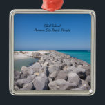 Midden van Shell Island Jetty Ornament Souvenir<br><div class="desc">Square ornament souvenir met een uitzicht dat uitkijkt op de prachtige Emerald Coast van de Golf van Mexico in het midden van een rotssteiger bij Shell Island, in Panama City Beach, Florida. Op zoek naar meer producten? Bezoek mijn winkel: http://www.zazzle.com/timelessmomentsphtgy Foto is gemaakt door Jennifer White met Timeless Moments Photography....</div>
