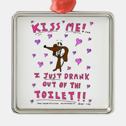 Midge "KISS ME" Ornament (Voorkant)