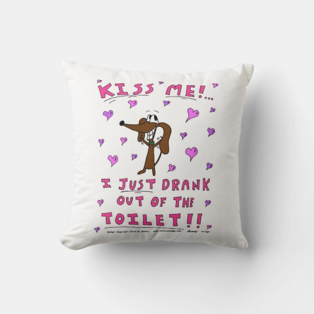 Midge "KISS ME" Pillow - Black Kussen (Voorkant)